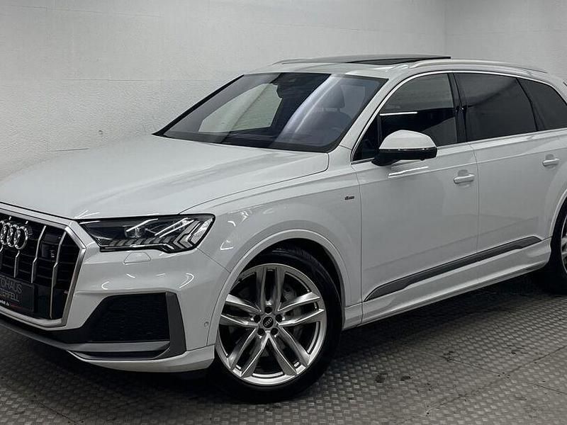 Gletscherweiss (metallic) Gebraucht 2021 Audi Q7 S-Line SUV | 56.700 € (Fairer Preis) - Bild 1/4