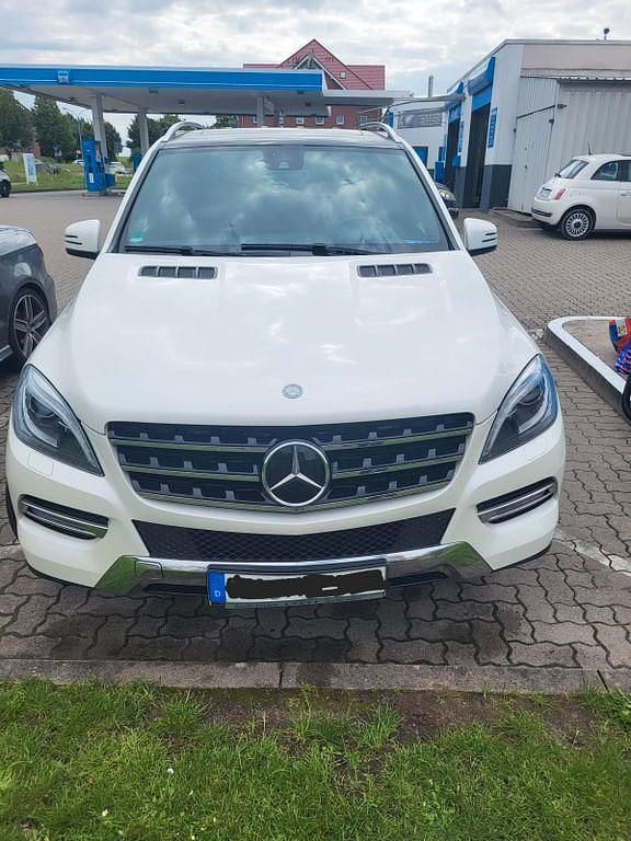 Weiß Gebraucht 2014 Mercedes ML350 SUV | 20.500 € (Guter Preis) - Bild 1/4