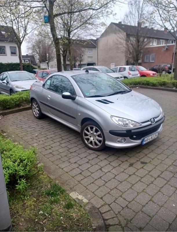 Gebraucht Peugeot 206 75 PS (55 kW) 2001 Grau Cabrio