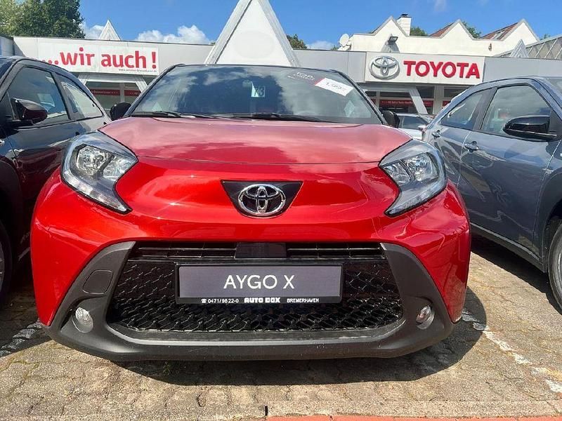 Gebraucht Toyota Aygo X 72 PS (52 kW) 2025 Rot SUV