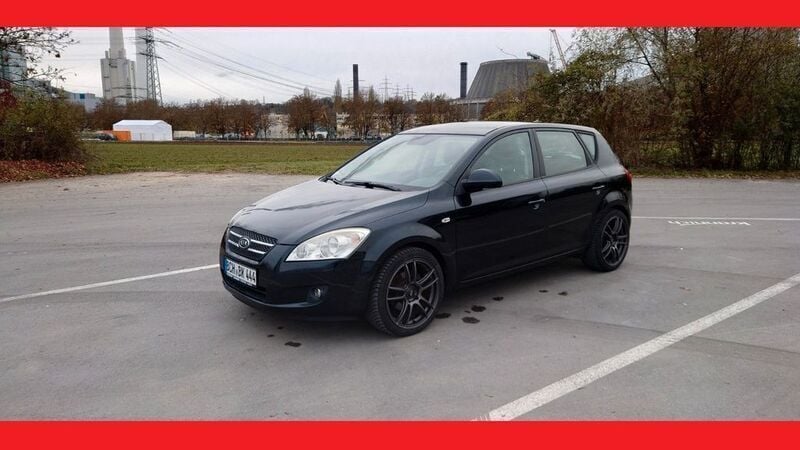 Schwarz Gebraucht 2007 Kia Ceed Limousine | 3.900 € - Bild 1/4