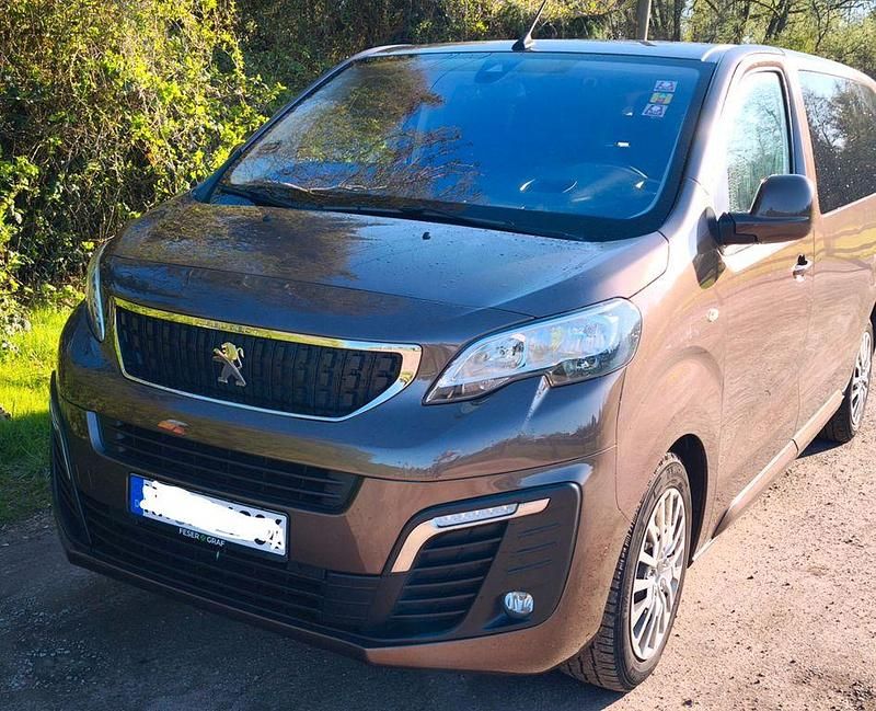 Gebraucht Peugeot Traveller Active 177 PS (130 kW) 2017 Braun Van / Kleinbus