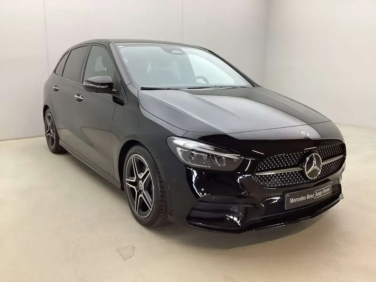 Gebraucht Mercedes B180 AMG 136 PS (100 kW) 2025 Unilack nachtschwarz Kleinwagen