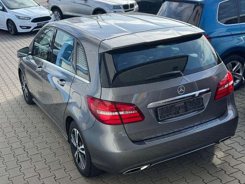 Gebraucht Mercedes B200 136 PS (100 kW) 2018 Grau Van / Kleinbus