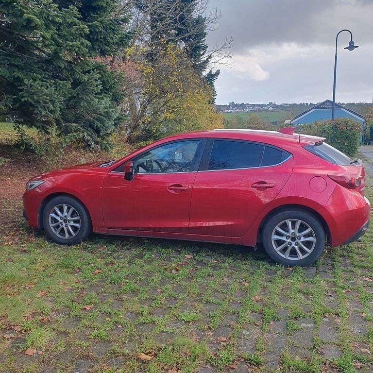 Rot Gebraucht 2013 Mazda 3 Sports-Line Limousine | 8.950 € (Guter Preis) - Bild 1/4