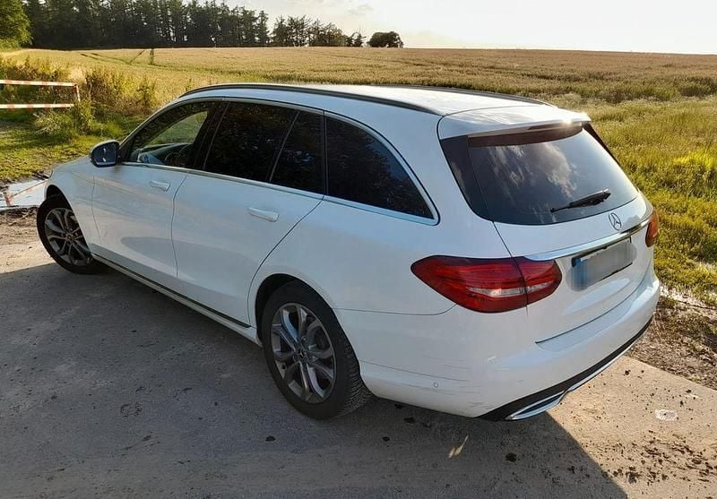 Gebraucht Mercedes C160 Avantgarde 129 PS (94 kW) 2017 Weiß Coupé