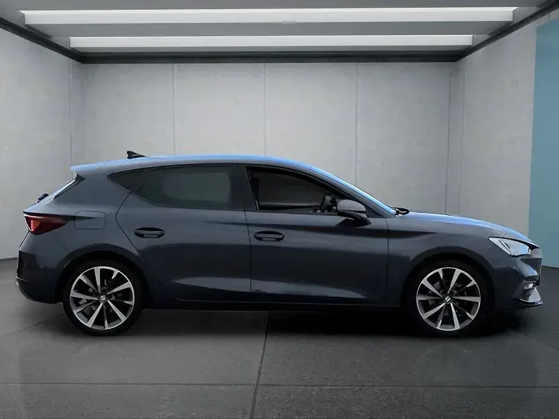 Gebraucht Seat Leon FR 150 PS (110 kW) 2022 Grau Kleinwagen