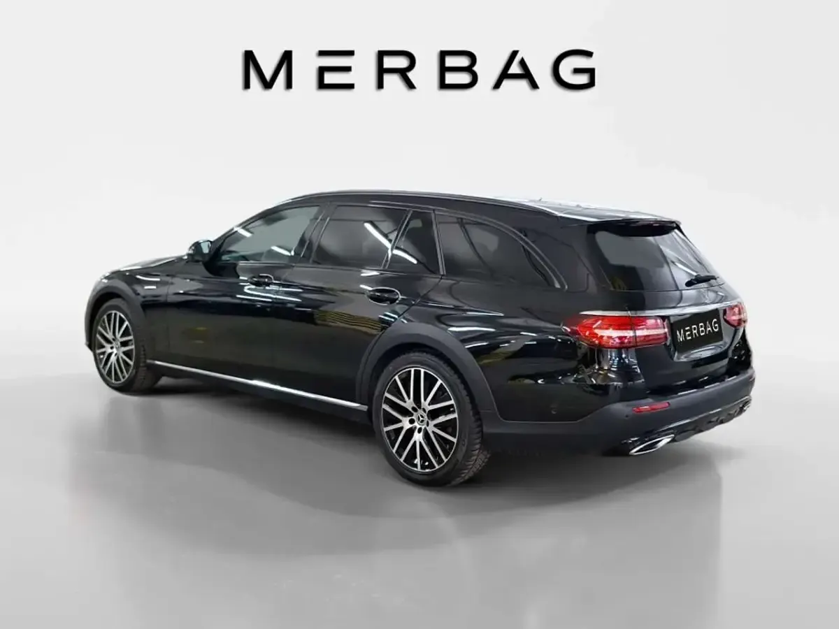 Gebraucht Mercedes E400 Avantgarde 330 PS (242 kW) 2021 Unilack schwarz Limousine