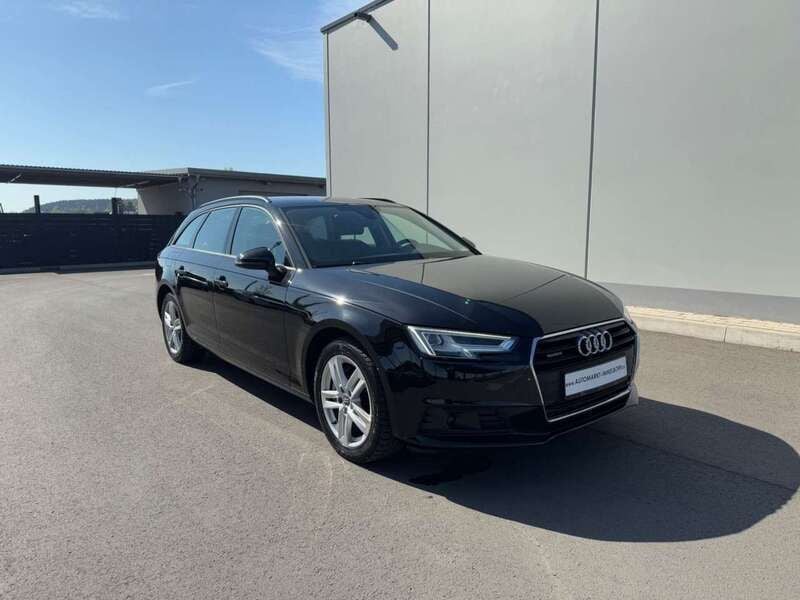 Brillantschwarz Gebraucht 2017 Audi A4 Sport Kombi | 14.890 € (Superpreis) - Bild 1/4