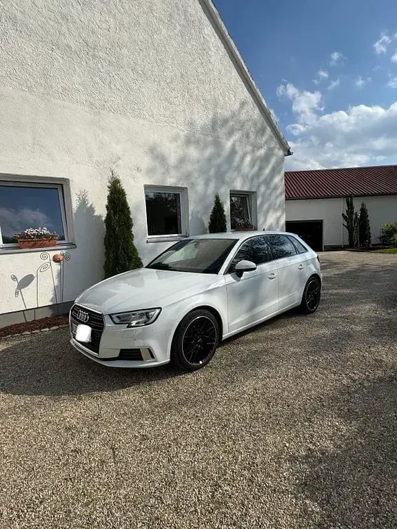 Gebraucht Audi A3 150 PS (110 kW) 2018 Weiß Limousine