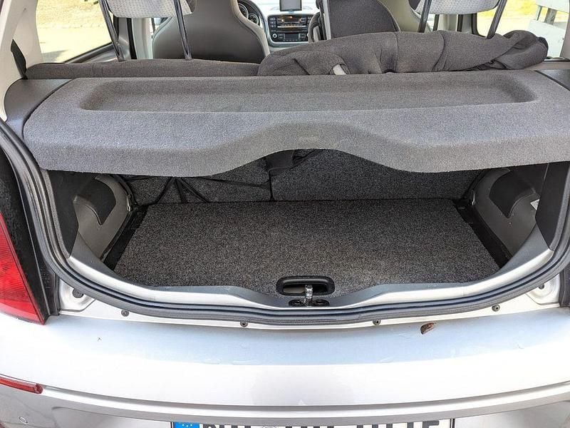 Usado VW e-up! 60 kW (82 HP) 2014 Prateado Citadino