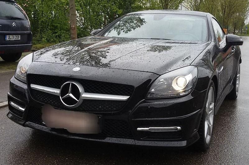 Gebraucht Mercedes SLK200 AMG line 184 PS (135 kW) 2014 Schwarz Cabrio