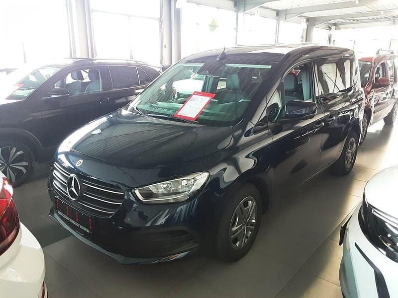 Gebraucht Mercedes 180 116 PS (85 kW) 2023 Blau Limousine