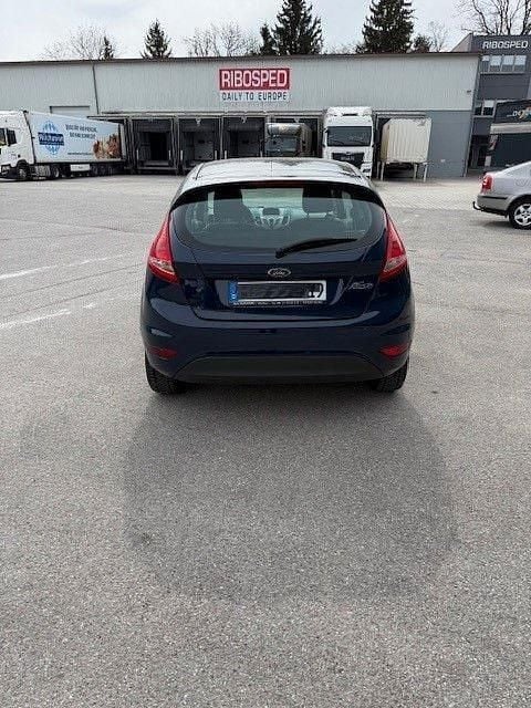Gebraucht Ford Fiesta Ambiente 60 PS (44 kW) 2009 Blau Kleinwagen