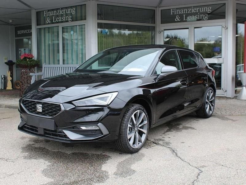 Schwarz (midnight schwarz) grau (stoff) Neu 2025 Seat Leon FR Limousine | 29.990 € (Fairer Preis) - Bild 1/4