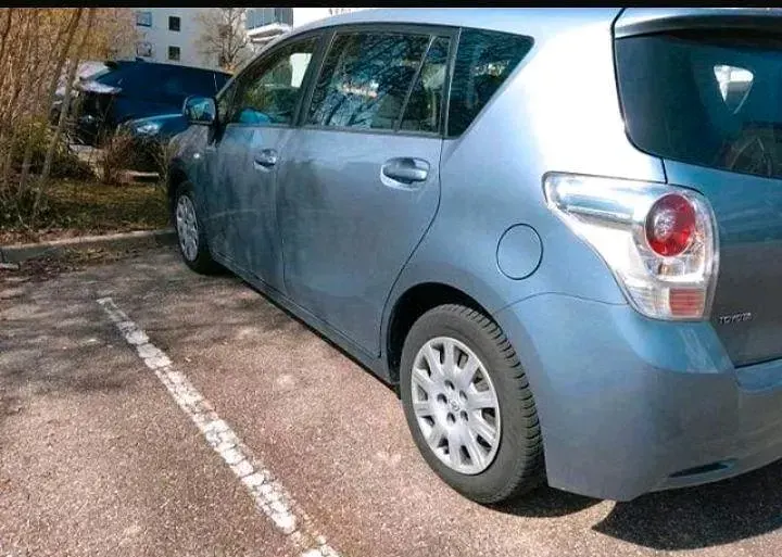 Gebraucht Toyota Verso 147 PS (108 kW) 2009 Blau Van / Kleinbus