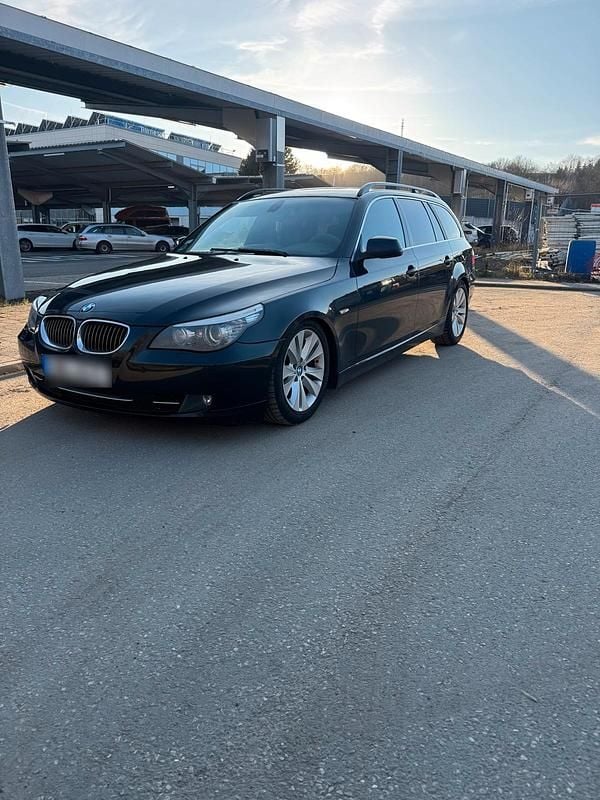 Gebraucht BMW 525 197 PS (144 kW) 2009 Schwarz Kombi