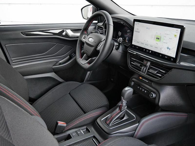 Gebraucht Ford Focus ST-Line X 155 PS (114 kW) 2025 Grau Limousine