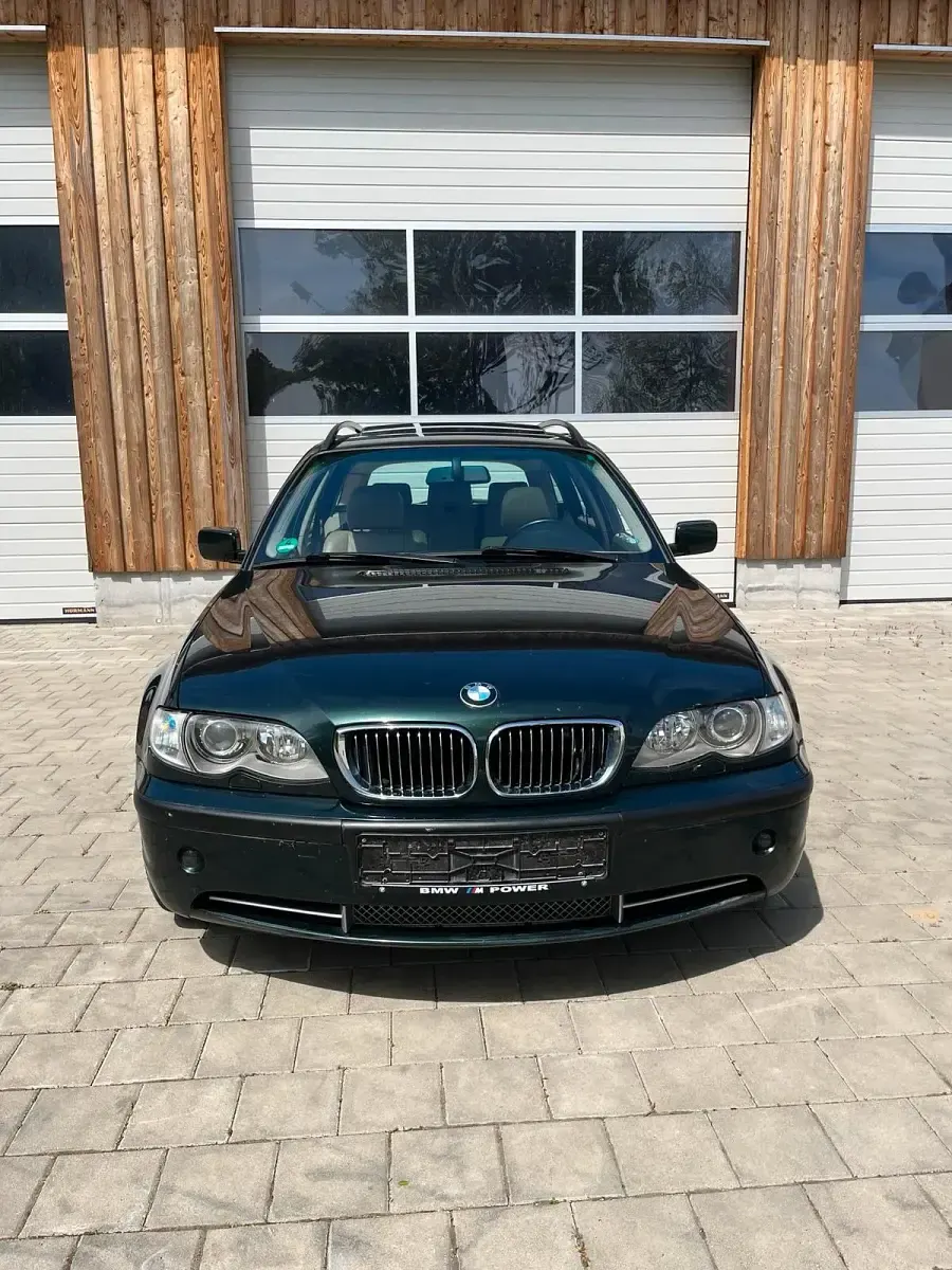 Second-hand BMW 330 231 CP (169 kW) 2001 Verde Break