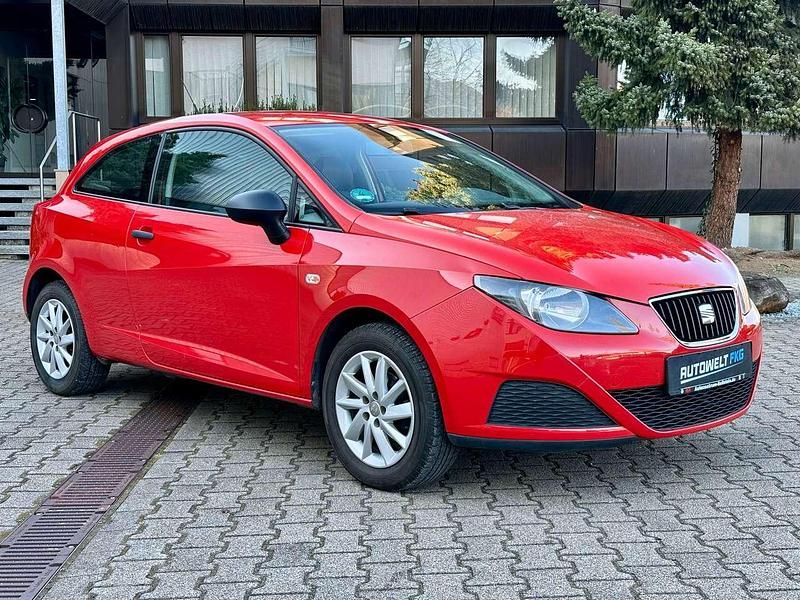 Gebraucht Seat Ibiza Basis 60 PS (44 kW) 2011 Rot Kleinwagen