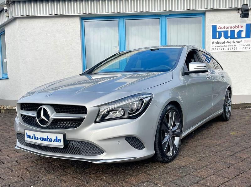 Silber Gebraucht 2016 Mercedes CLA200 Shooting Brake Urban Kombi | 15.990 € (Guter Preis) - Bild 1/4