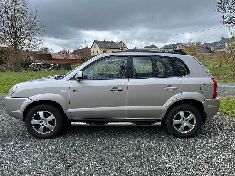 Gebraucht Hyundai Tucson GLS 141 PS (103 kW) 2005 Grau SUV