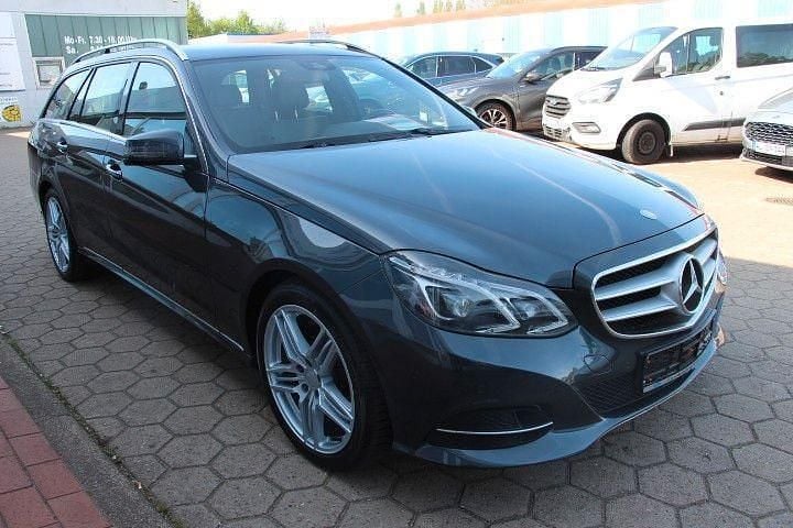 Gebraucht Mercedes E220 170 PS (125 kW) 2014 Grau Limousine