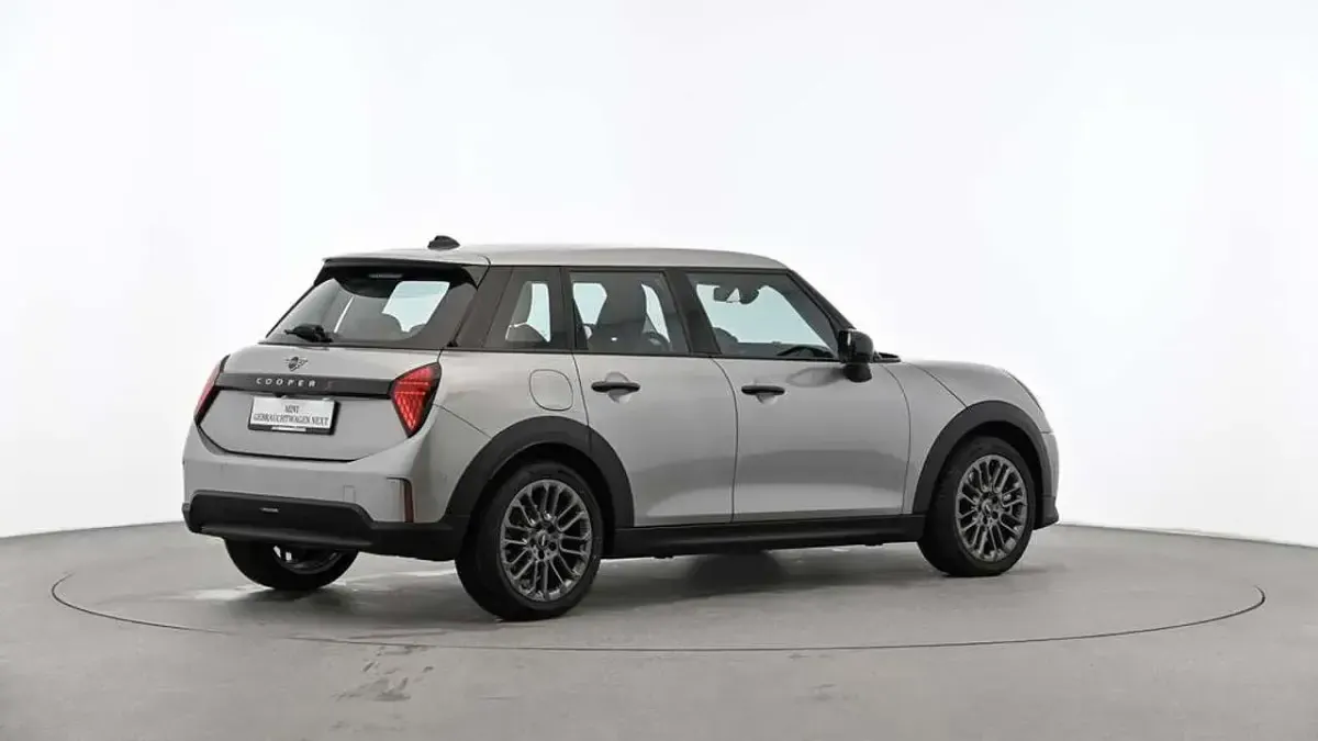 Gebraucht Mini Cooper S Classic 204 PS (150 kW) 2024 Grau Kleinwagen