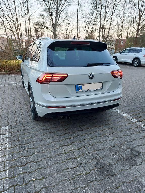 Second-hand VW Tiguan Highline 150 CP (110 kW) 2017 Negru SUV