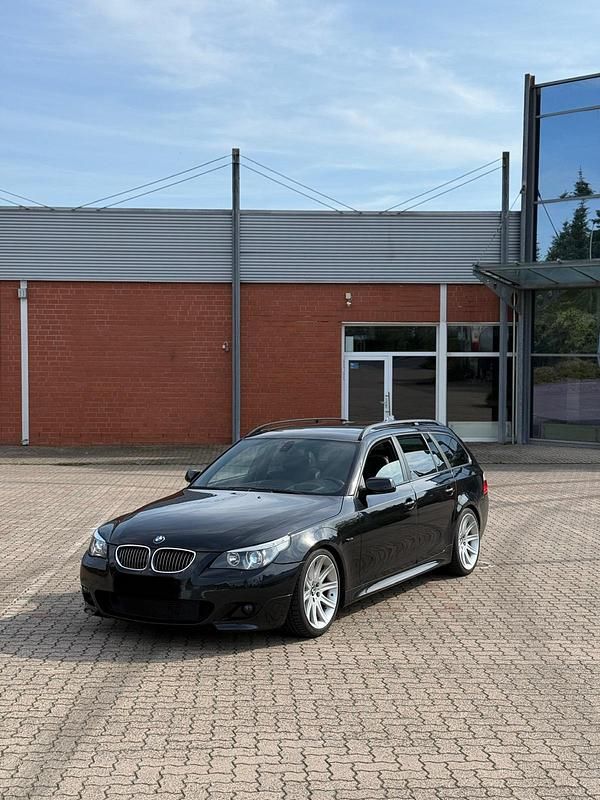 Schwarz Gebraucht 2006 BMW 535 M Sport Kombi | 5.900 € (Guter Preis) - Bild 1/4