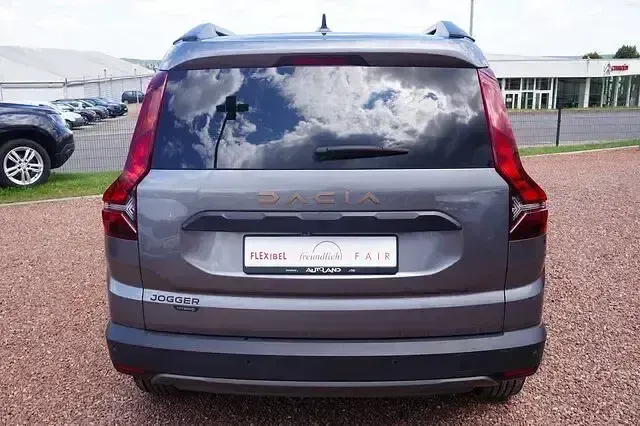 Gebraucht Dacia Jogger Extreme 141 PS (103 kW) 2023 Grau Van / Kleinbus