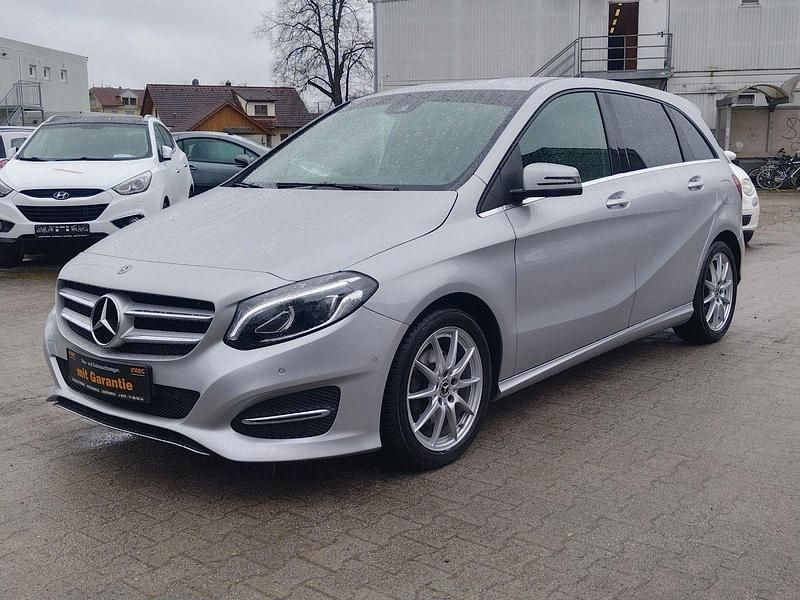 Gebraucht Mercedes B200 156 PS (114 kW) 2017 Silber Van / Kleinbus