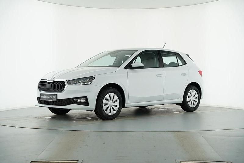 Neu Skoda Fabia Essence 80 PS (58 kW) 2026 Moonweiß perleffekt Kleinwagen