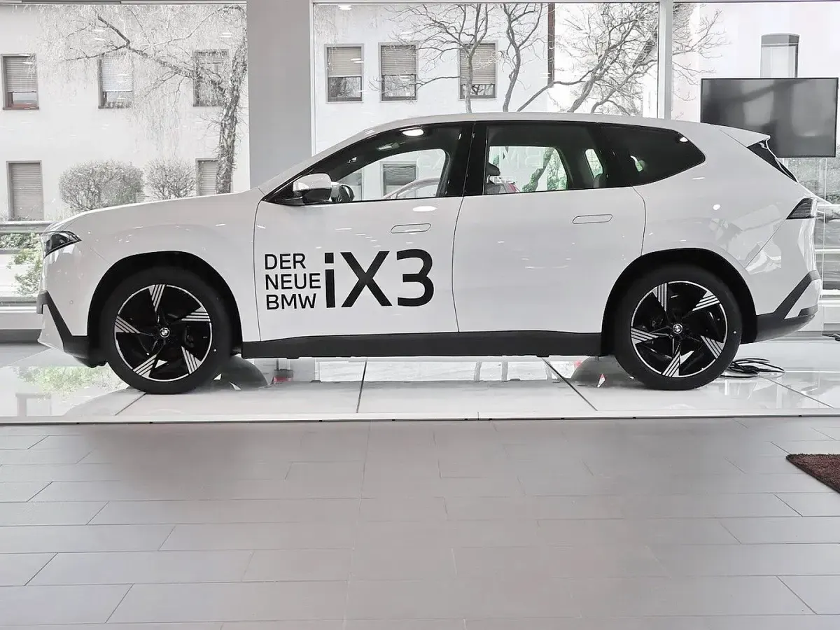 Neu BMW iX3 344 kW (469 PS) 2026 Alpinweiss iii SUV
