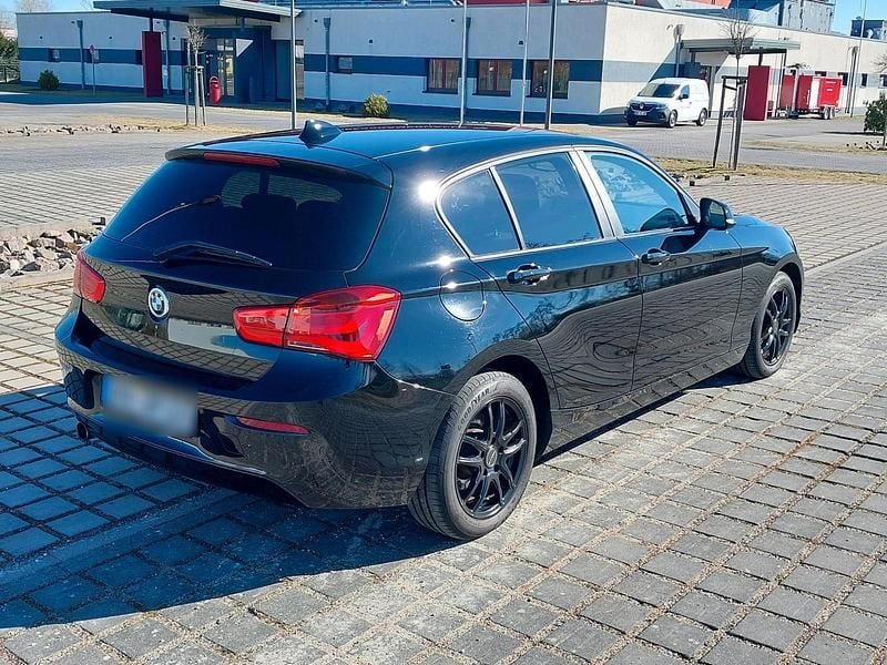 Gebraucht BMW 118 Advantage 136 PS (100 kW) 2018 Schwarz Kleinwagen