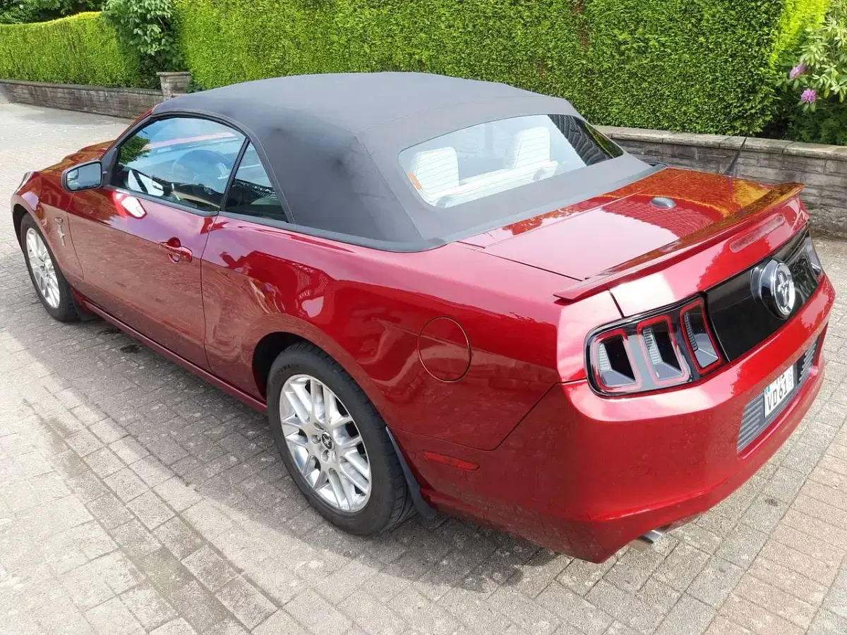 Gebraucht Ford Mustang 305 PS (224 kW) 2014 Rot Cabrio