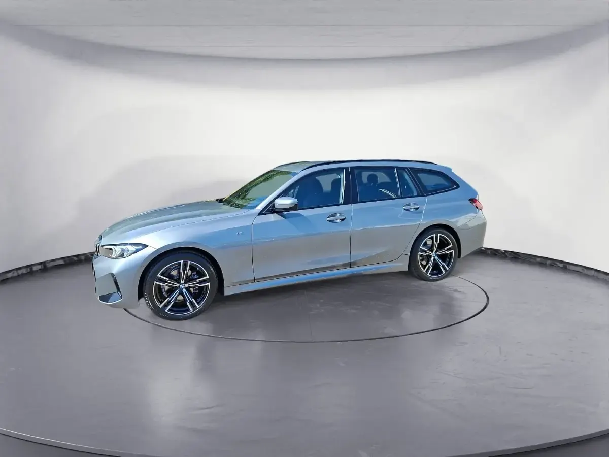 Gebraucht BMW 318 M Sport 156 PS (114 kW) 2025 Grau Kombi