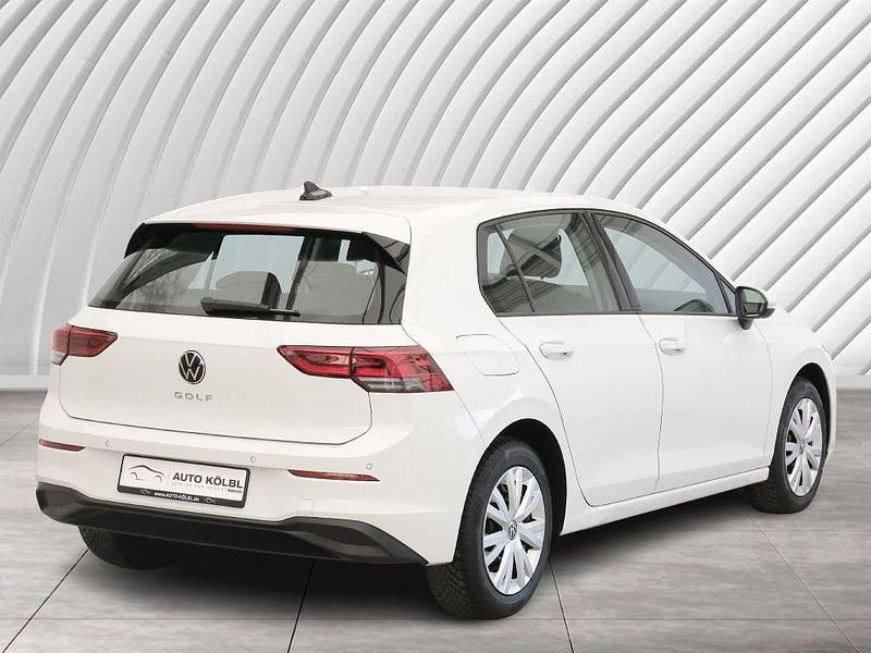 Gebraucht VW Golf VIII Life 116 PS (85 kW) 2021 Pure white Limousine