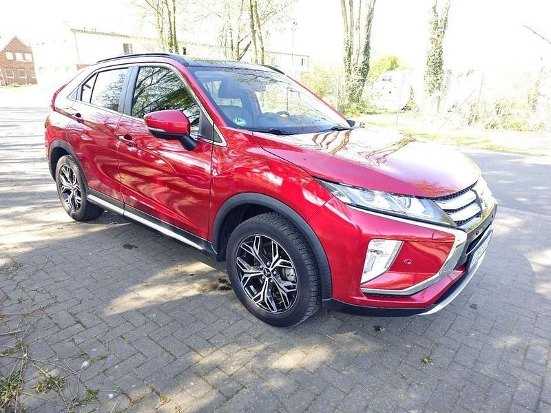 Rot Gebraucht 2017 Mitsubishi Eclipse Cross SUV | 25.000 € - Bild 1/4