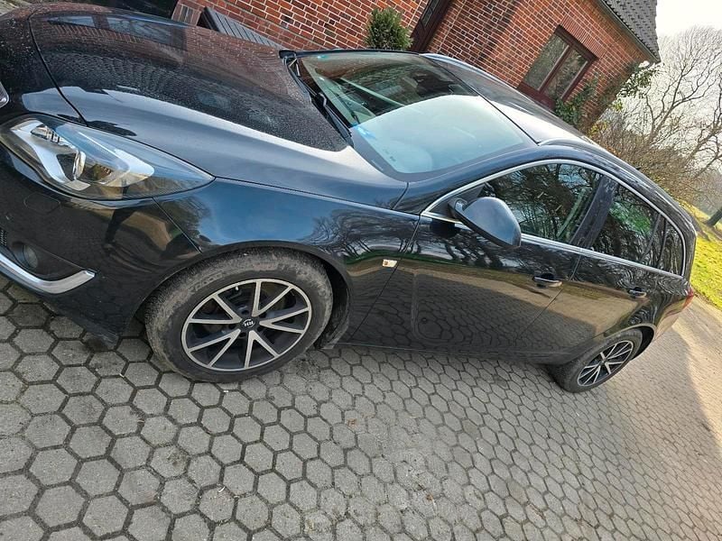 Gebraucht Opel Insignia 170 PS (125 kW) 2015 Schwarz Kombi