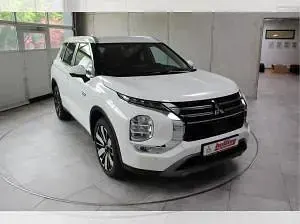 Neu Mitsubishi Outlander P-HEV 306 PS (225 kW) 2026 Weiß (andenweiß) SUV