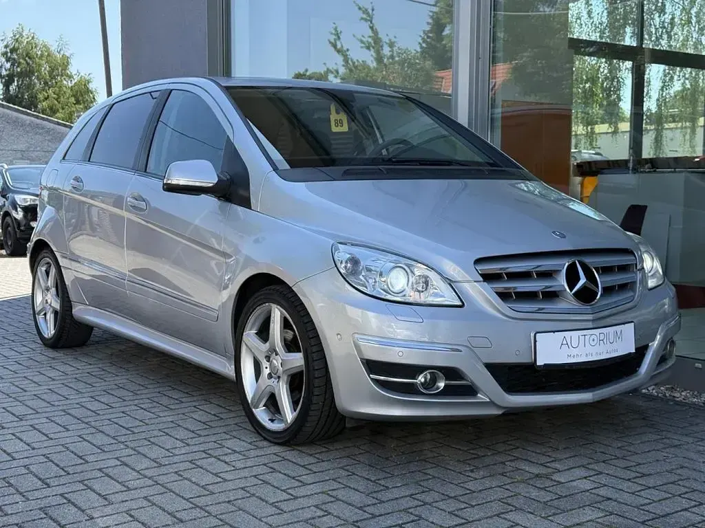 Gebraucht Mercedes B200 193 PS (141 kW) 2009 Silber Van / Kleinbus
