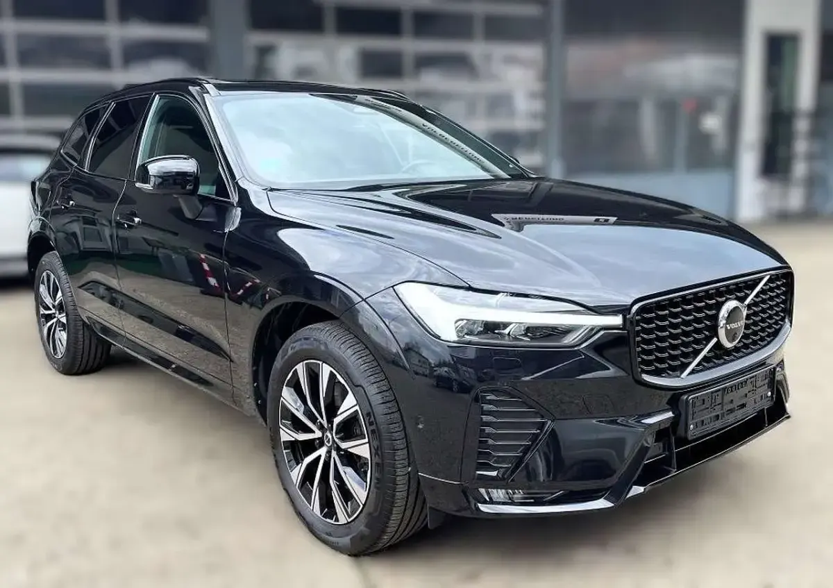 Gebraucht Volvo XC60 Plus 197 PS (144 kW) 2022 Schwarz SUV