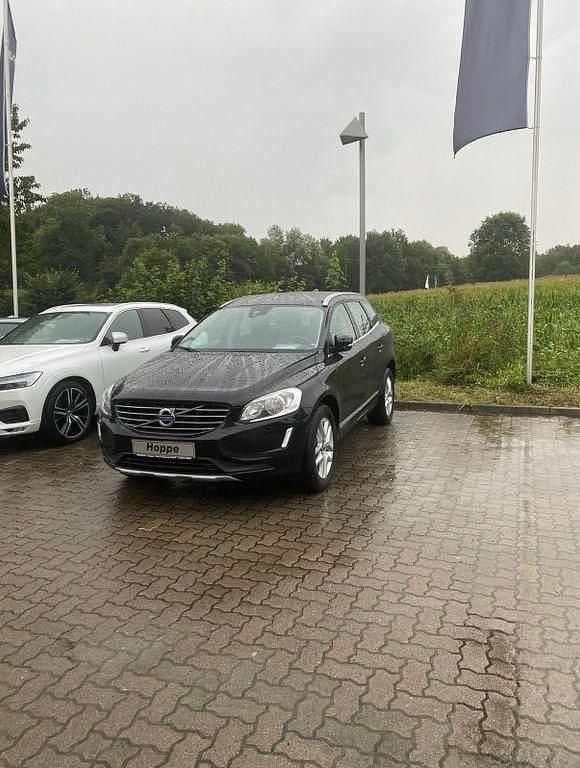 Schwarz Gebraucht 2016 Volvo XC60 Summum SUV | 17.800 € (Fairer Preis) - Bild 1/2