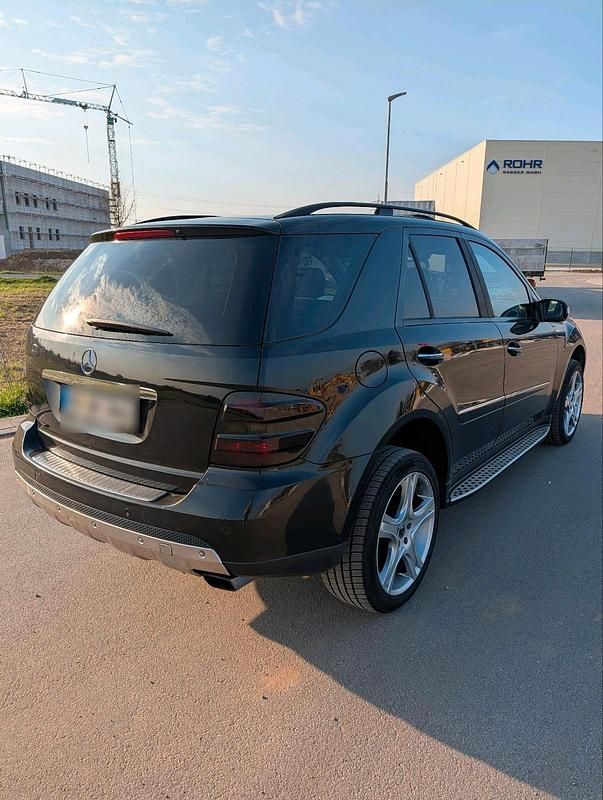 Gebraucht Mercedes ML320 224 PS (164 kW) 2008 Schwarz SUV