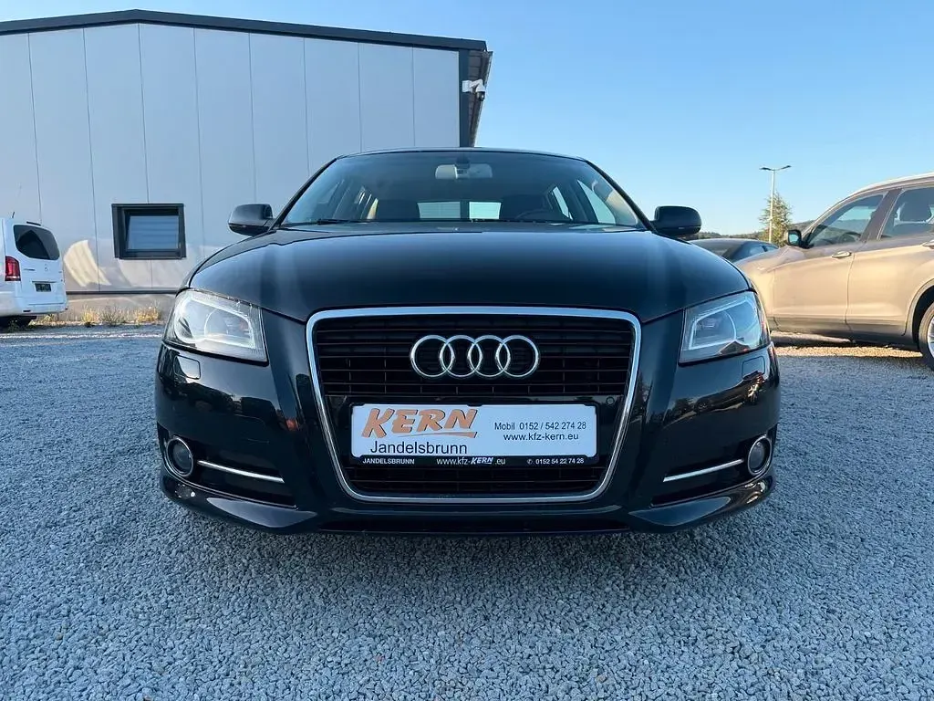 Gebraucht Audi A3 Ambiente 140 PS (102 kW) 2013 Schwarz Limousine