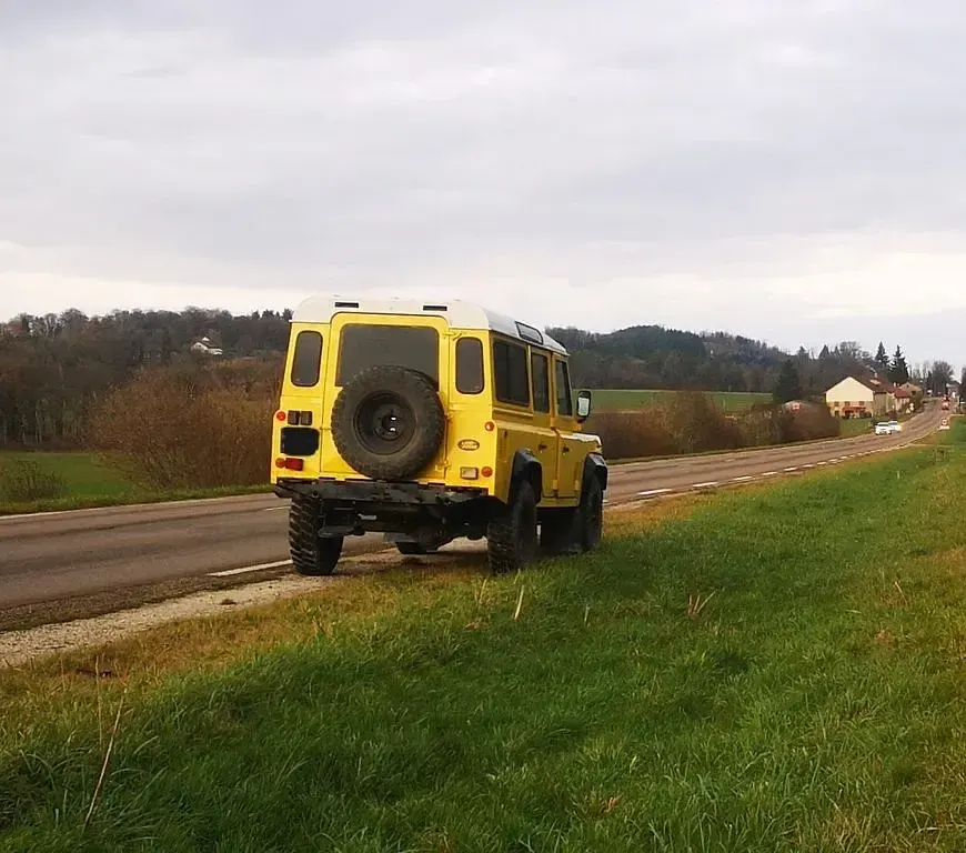 Gebraucht Land Rover Defender 86 PS (63 kW) 1988 Gelb SUV