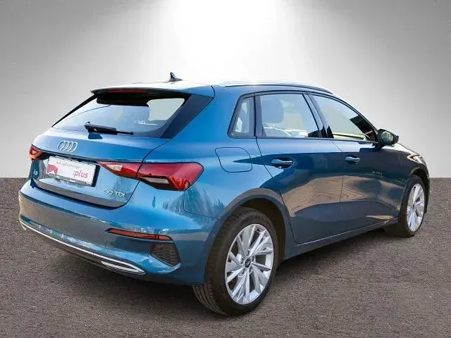 Używany Audi A3 Advanced Plus 116 KM (85 kW) 2021 Niebieski Sedan/Limuzyna