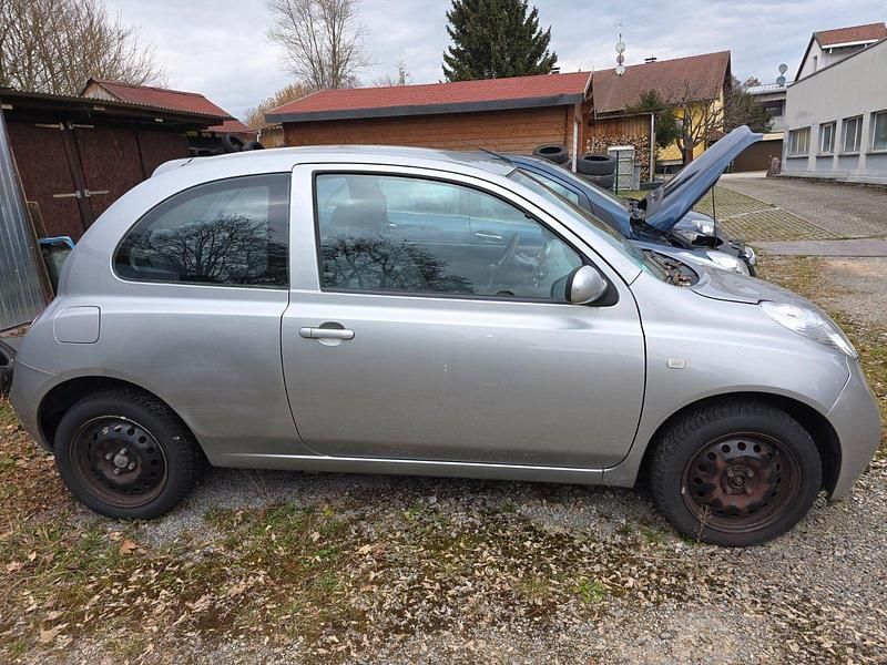 Gebraucht Nissan Micra 65 PS (47 kW) 2003 Silber Kleinwagen