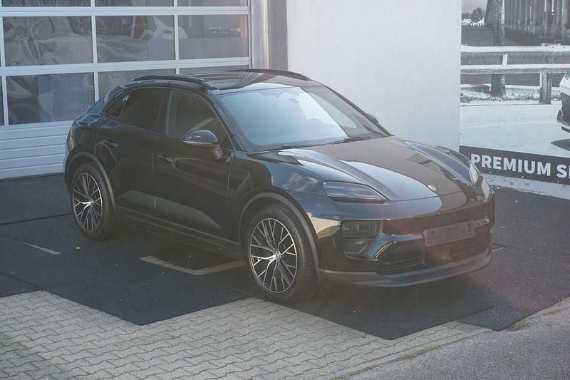 Schwarz Gebraucht 2025 Porsche Macan 4 Electric SUV | 79.999 € (Superpreis) - Bild 1/4
